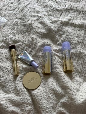 sundays Lavender & shimmer Glow spf Set with Brush and mirror